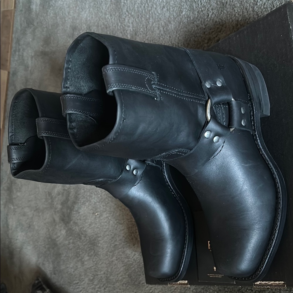 FRYE Harness 8R boots size 10M black leather